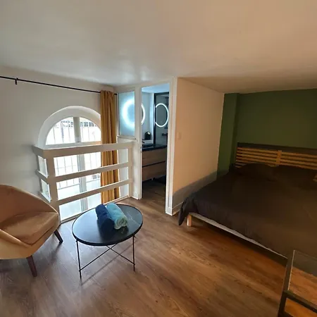 Duplex Centre *