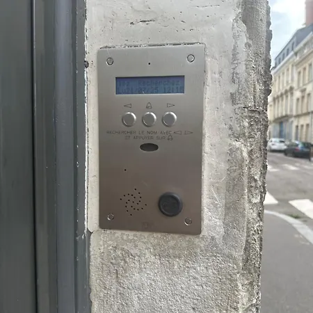 Duplex Parking Possible